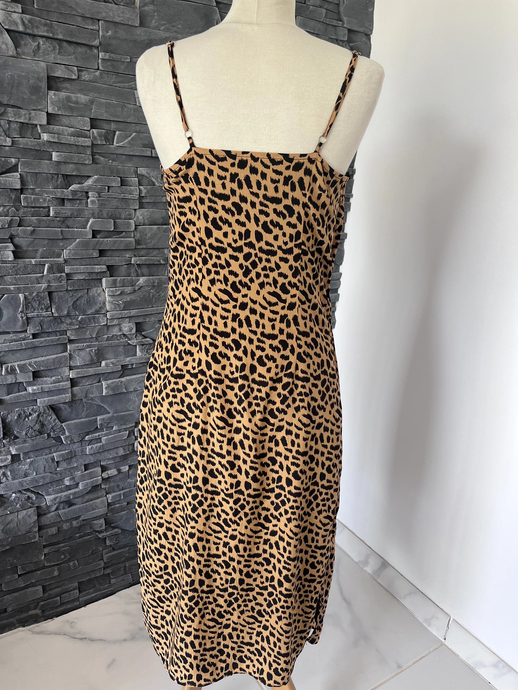 Robe larga Missguided leopardo talla 36 - corte ajustado, tirantes finos y cuello b – photo 4